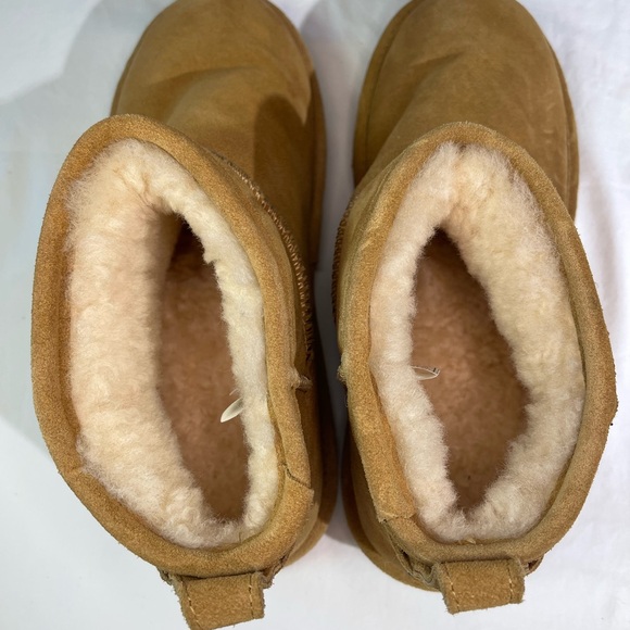 Bear Paw sheepskin Suede Ankle Boots - Picture 9 of 11